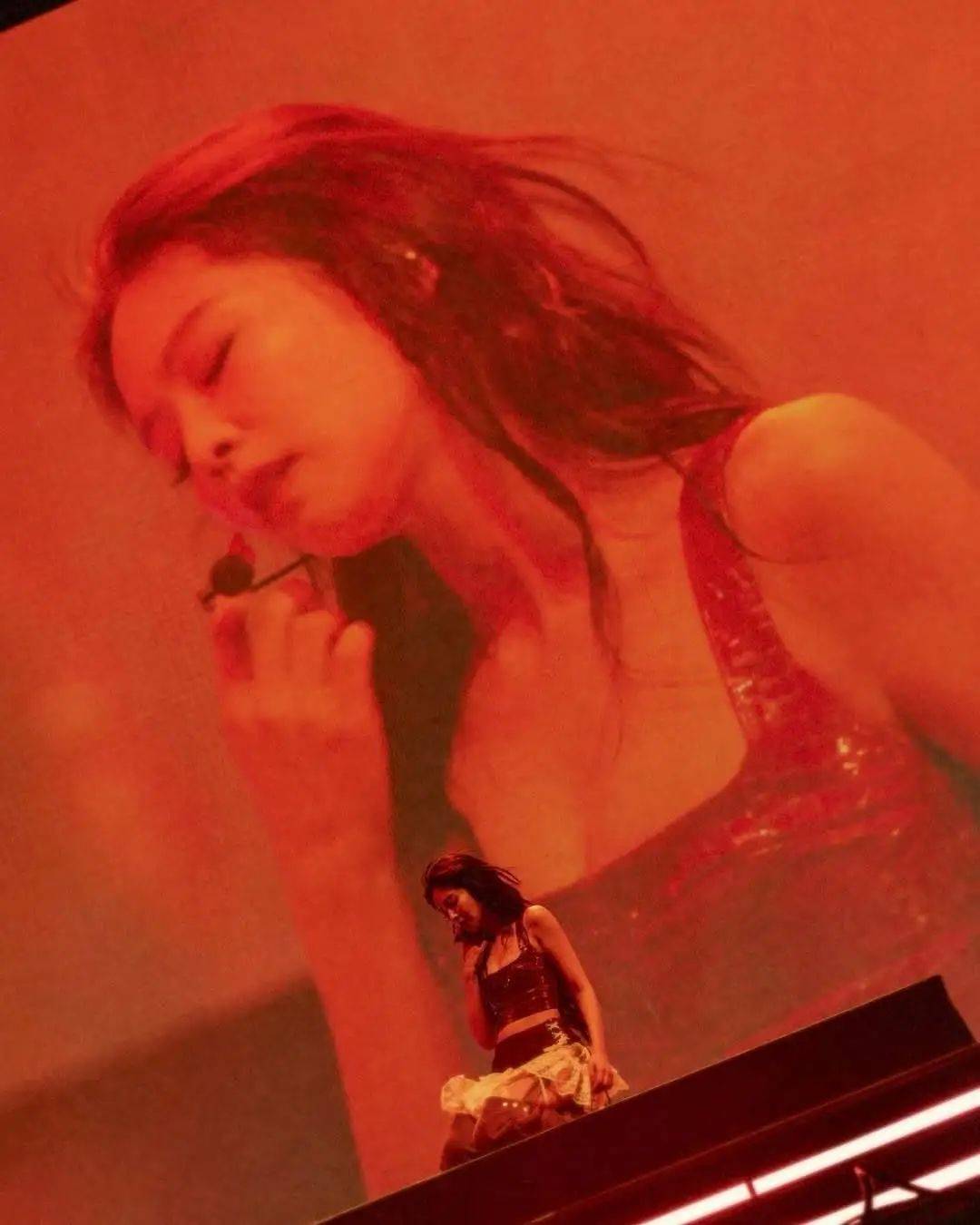 Like Jennie，燃爆科切拉舞台！