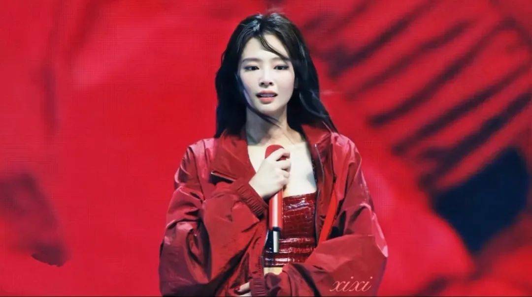 Like Jennie，燃爆科切拉舞台！