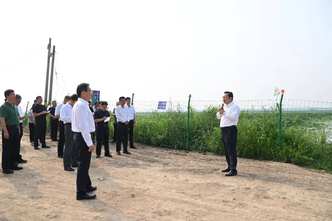 在白洋淀，张国华连发三问