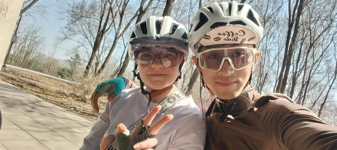 外卖小伙结识美籍幼师5个月闪婚:一句话俘获芳心,没花一分彩礼