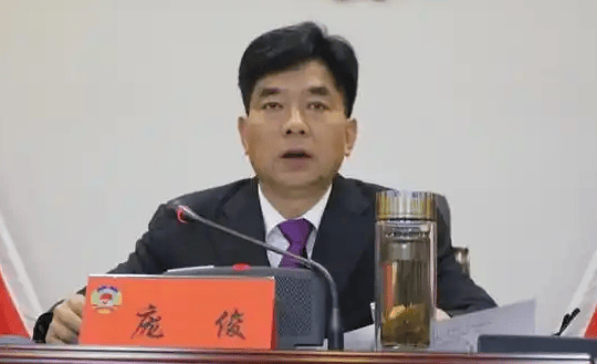 云南省昆明市政协原主席杨皕、红河州政协原主席庞俊、普洱市政协原主席陆平，同日被撤销委员资格