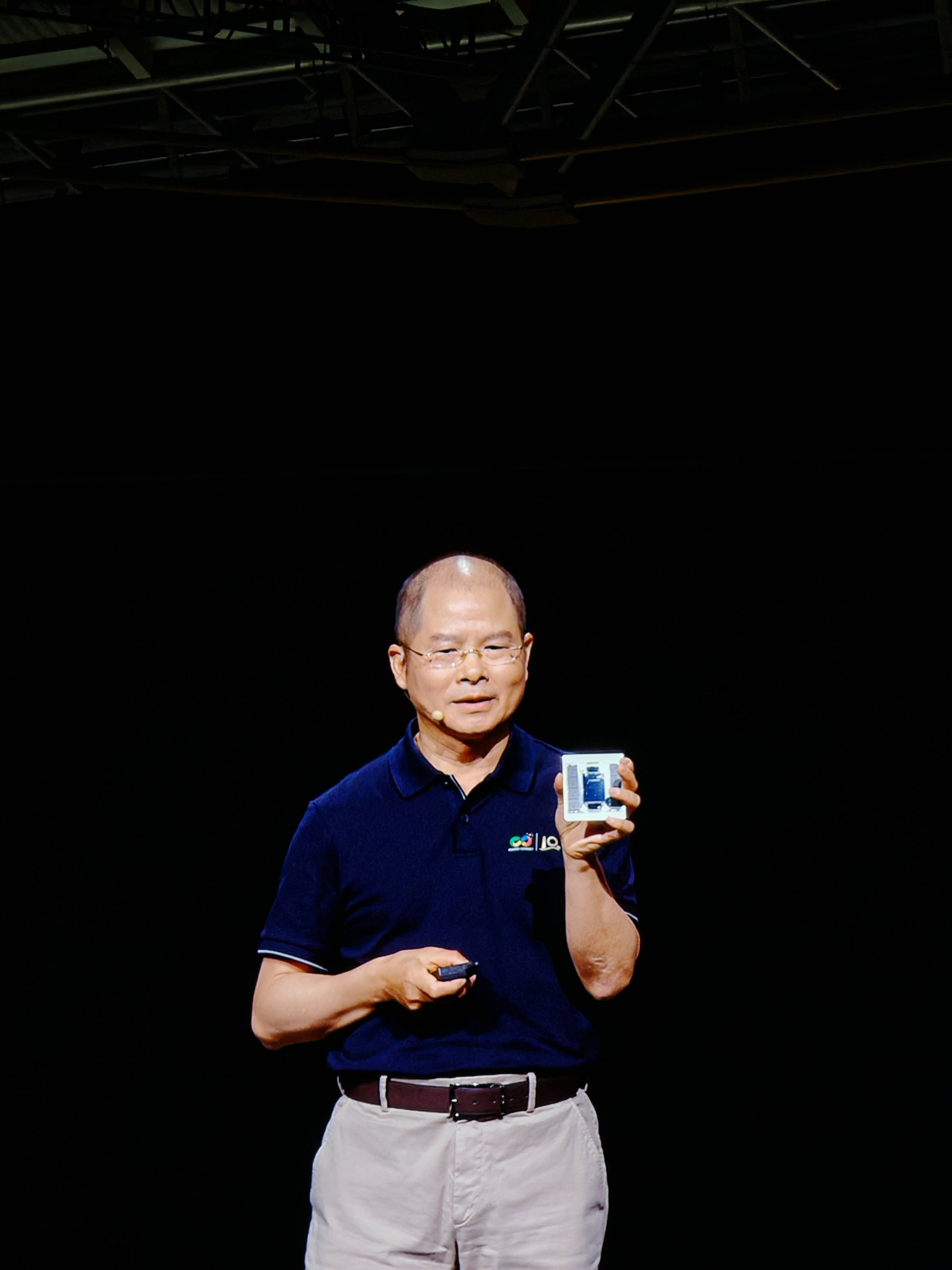 华为亮家底，首次公开昇腾芯片未来3年计划，高管曝光与DeepSeek合作细节