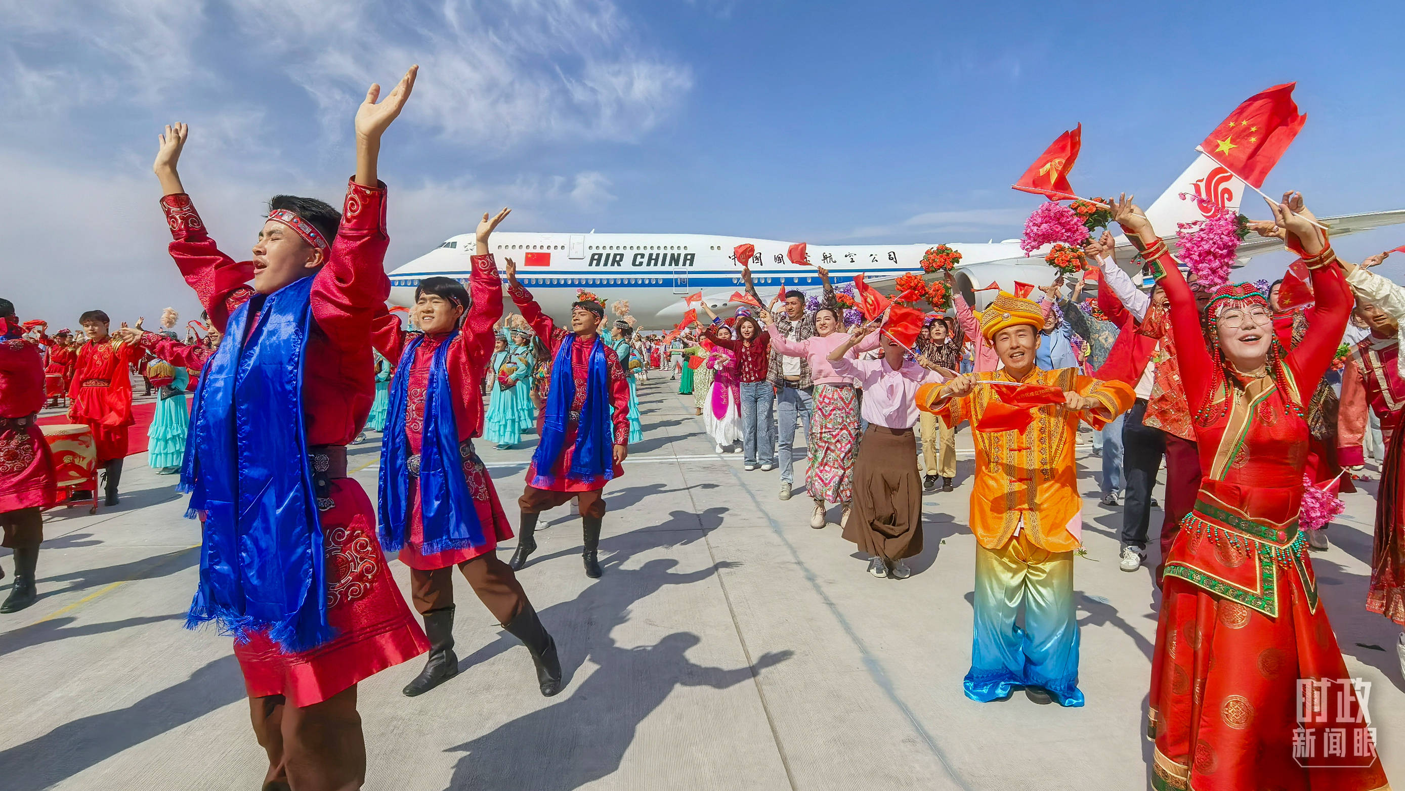 时政新闻眼丨历史性的新疆之行开启,传递哪些重要信息