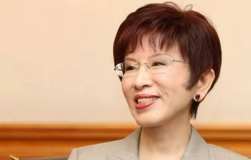 果然没让大陆失望！福建舰刚入列第3天，郑丽文代表国民党，作出一个事关两岸重要承诺