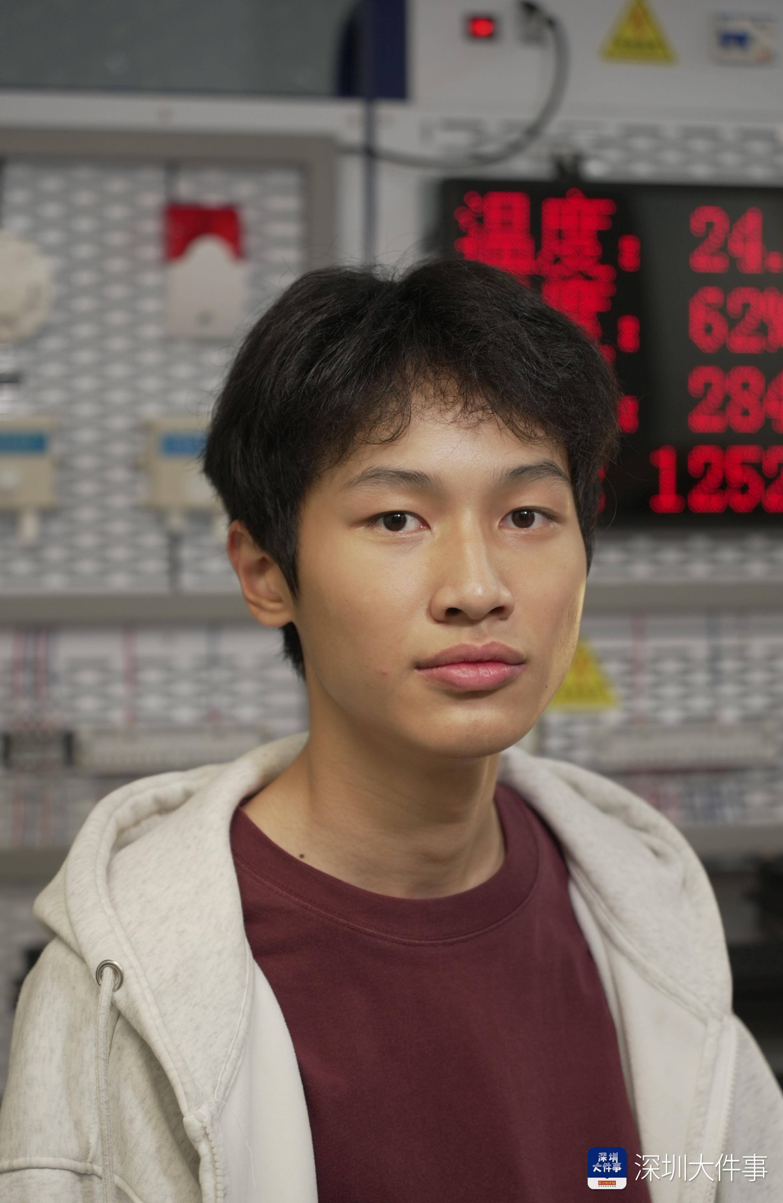 爱逛华强北，深圳学生50元“手搓”充电宝！他还获一项金奖