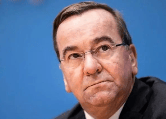 80万大军进逼俄罗斯，俄德冲突在所难免？德军司令当众叫嚣，普京通知全球，局势类似二战前