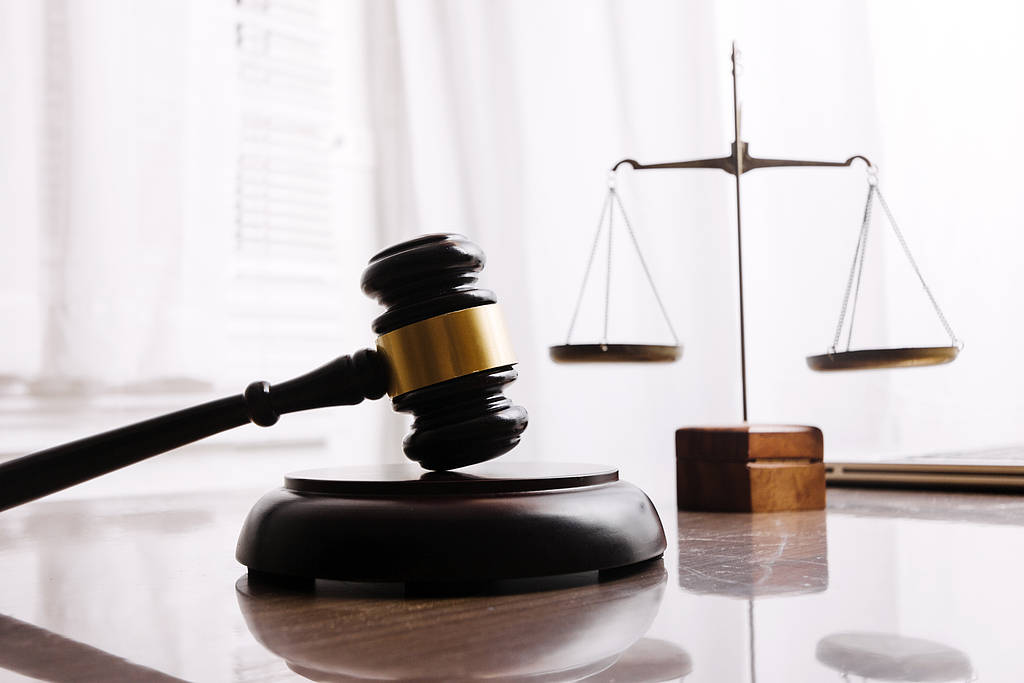 “反杀”入侵住宅的狗主人，认定正当防卫恐怕有点难