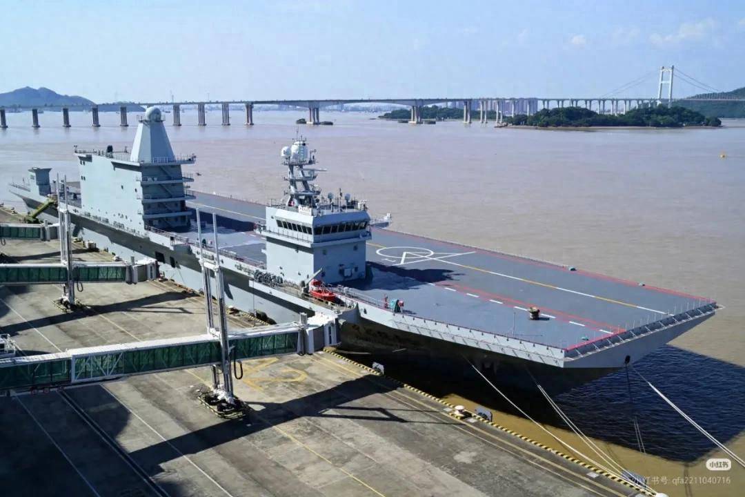 官泄!国产某无人机航母已悄悄服役!中国航母数量已不可查?
