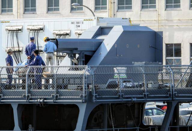 中方不见高市早苗，24小时内自卫队电磁炮亮相！解放军枪已上膛